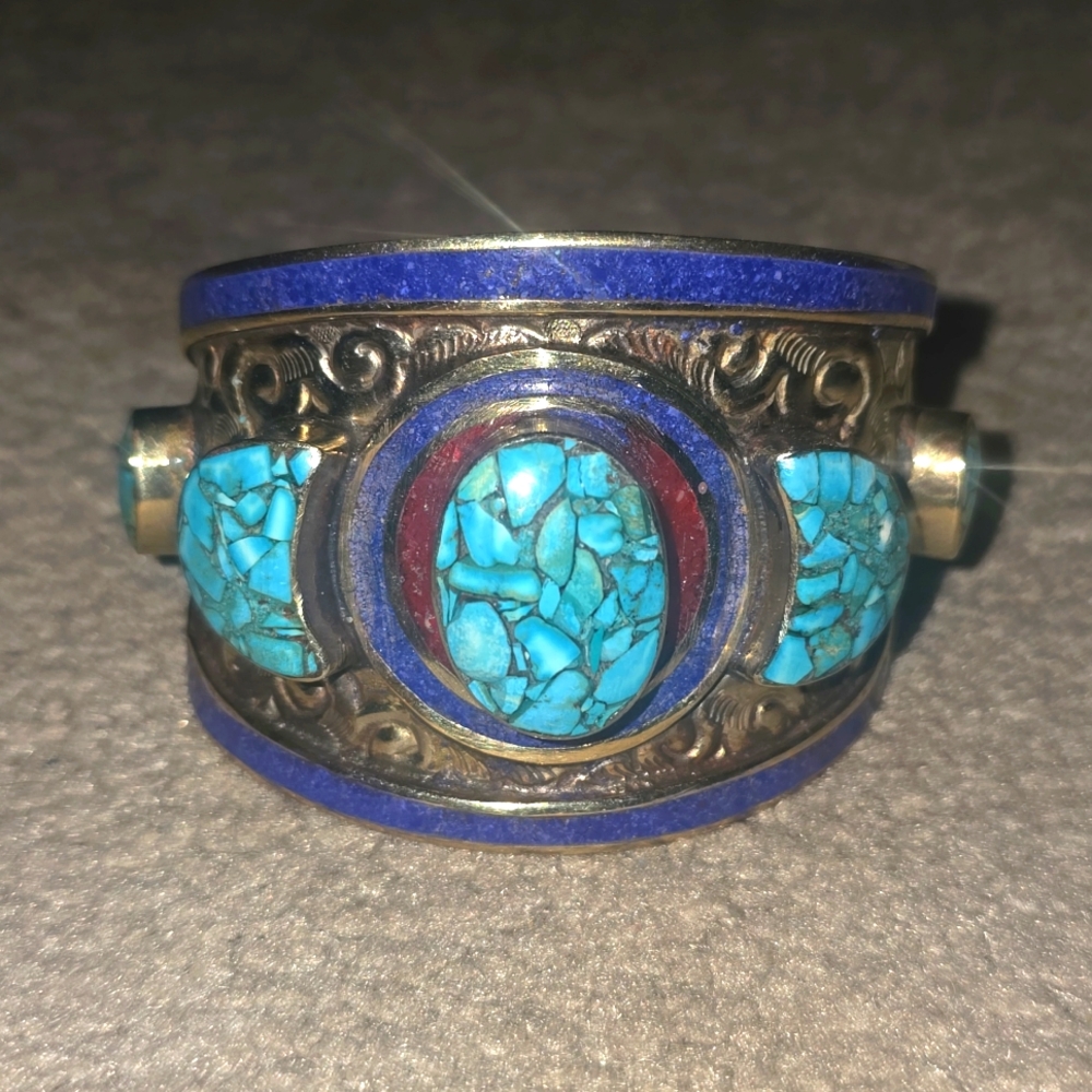 Beautifully made Inlay Turquoise Cuff